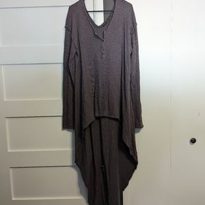 Truly Madly Deeply Hi-Lo Henley Top